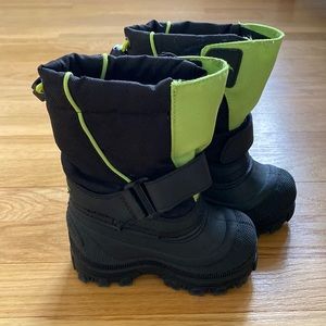 Kids snow boots